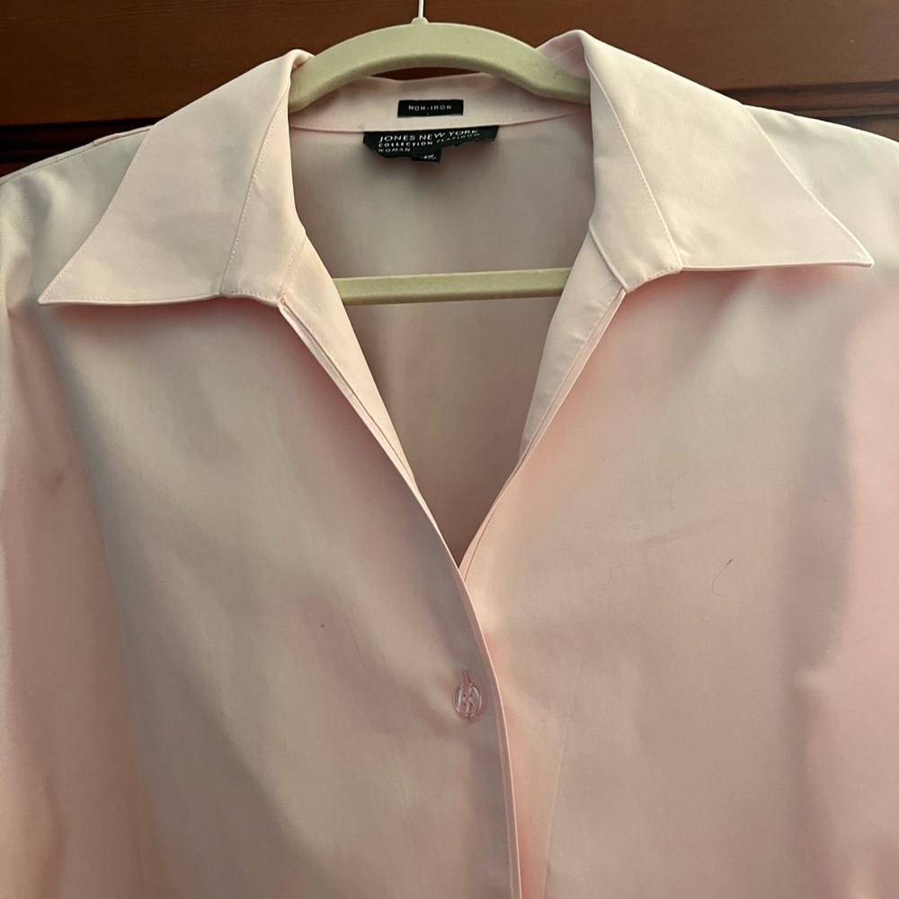 Jones New York Light Pink Collared Shirt in 18W.